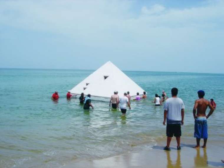 Pedro Reyes, Floating Pyramid, 2004 (Image courtesy of the artist).