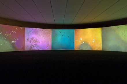 Gustav Metzger, Supportive, 1966-2011. 7 Kodak SAV 2050 slide projectors with control units, rotating polarised filters, liquid crystals, 7 screens 4m x 4m